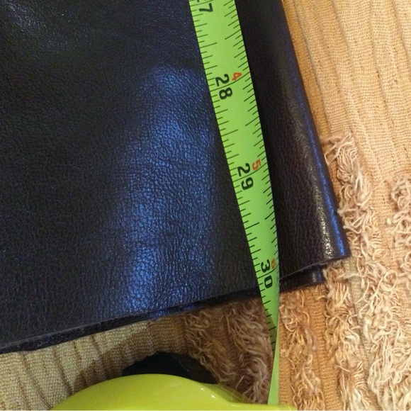 Banana Republic Brown
100% Leather Pants size 10 - Picture 5 of 5